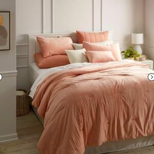 8pc King Luxe Velvet Comforter Set - Baby Pink